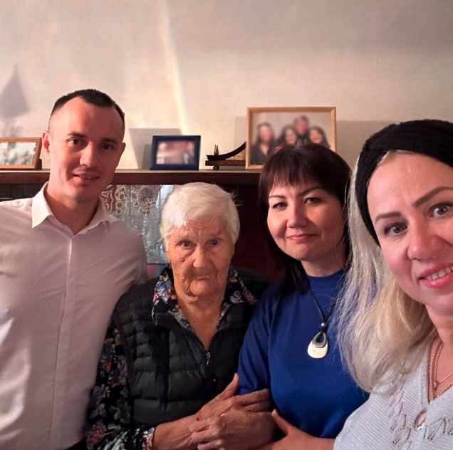 В ДЕНЬ ПОЖИЛЫХ ЛЮДЕЙ